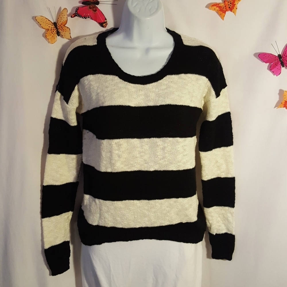 Attention Womens Pullover Sweater - Sz XS.